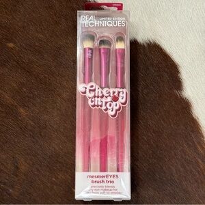 Real Techniques Cherry On Top MesmerEYES Brush Trio - LIMITED EDITION